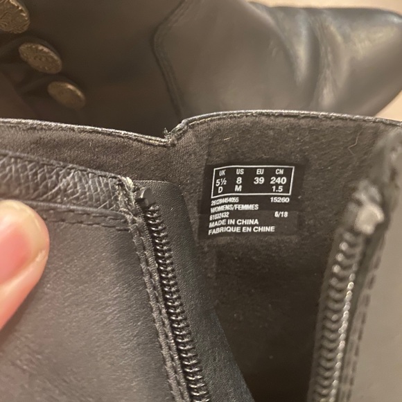 Clarks Boots Size 8 EUC - Picture 3 of 5